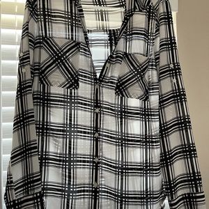 Express Portofino black/white plaid slim top